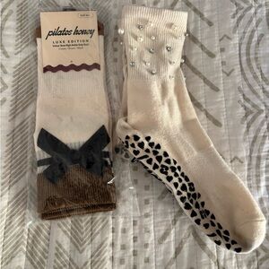 NWT Pilates honey luxe high ankle grip socks 2 sets velour bow & pearl diamond